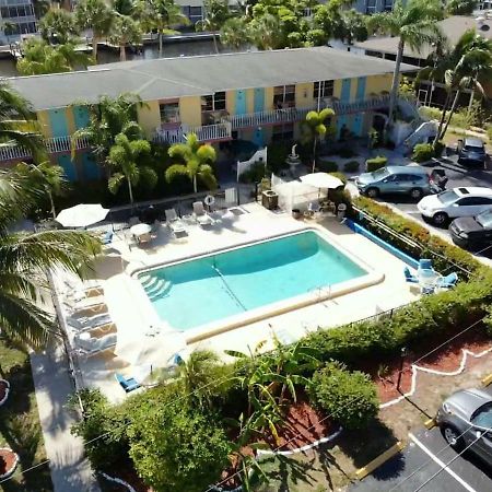 Hideaway Waterfront Resort كيب كورال المظهر الخارجي الصورة