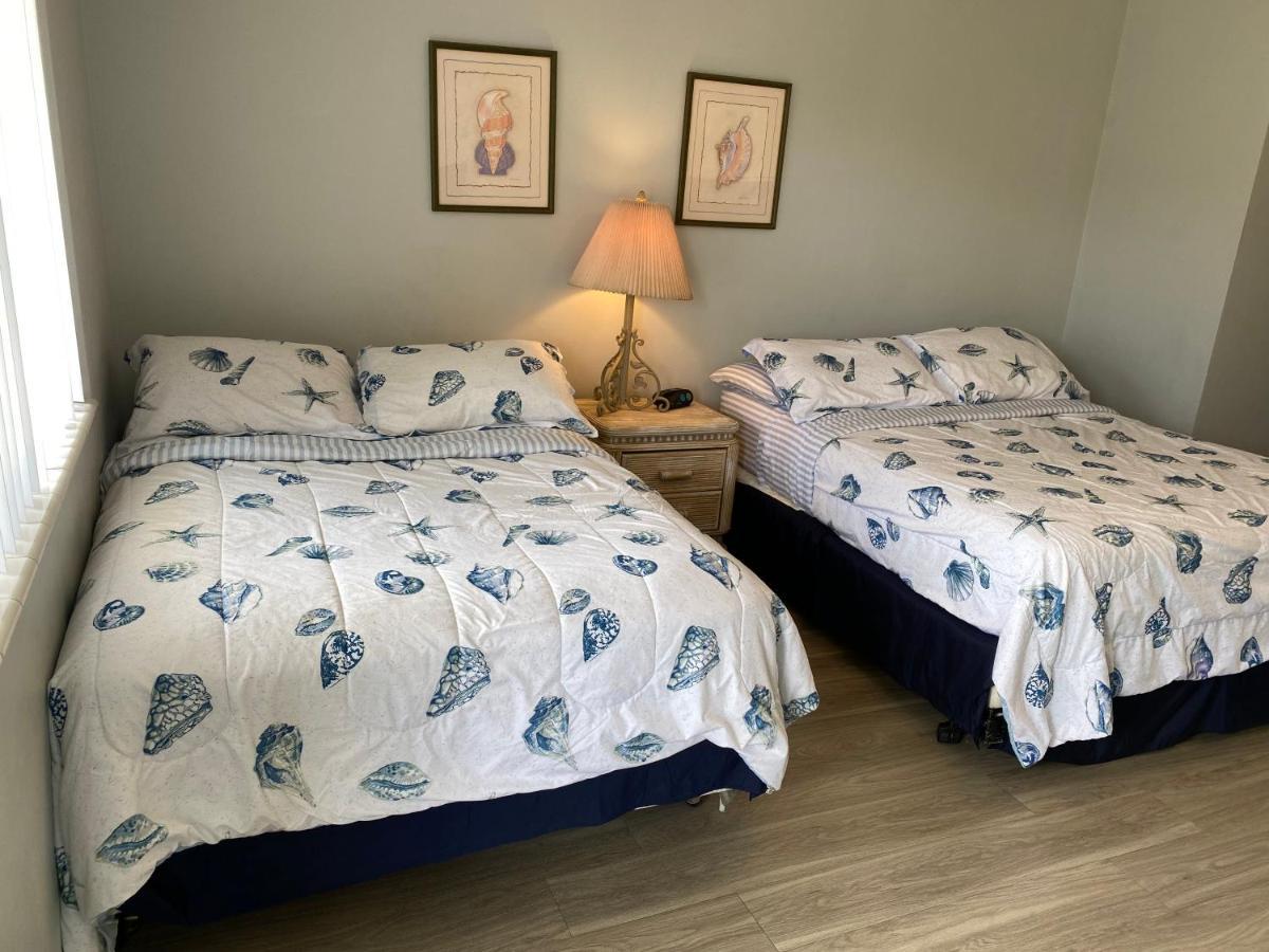 Hideaway Waterfront Resort كيب كورال المظهر الخارجي الصورة