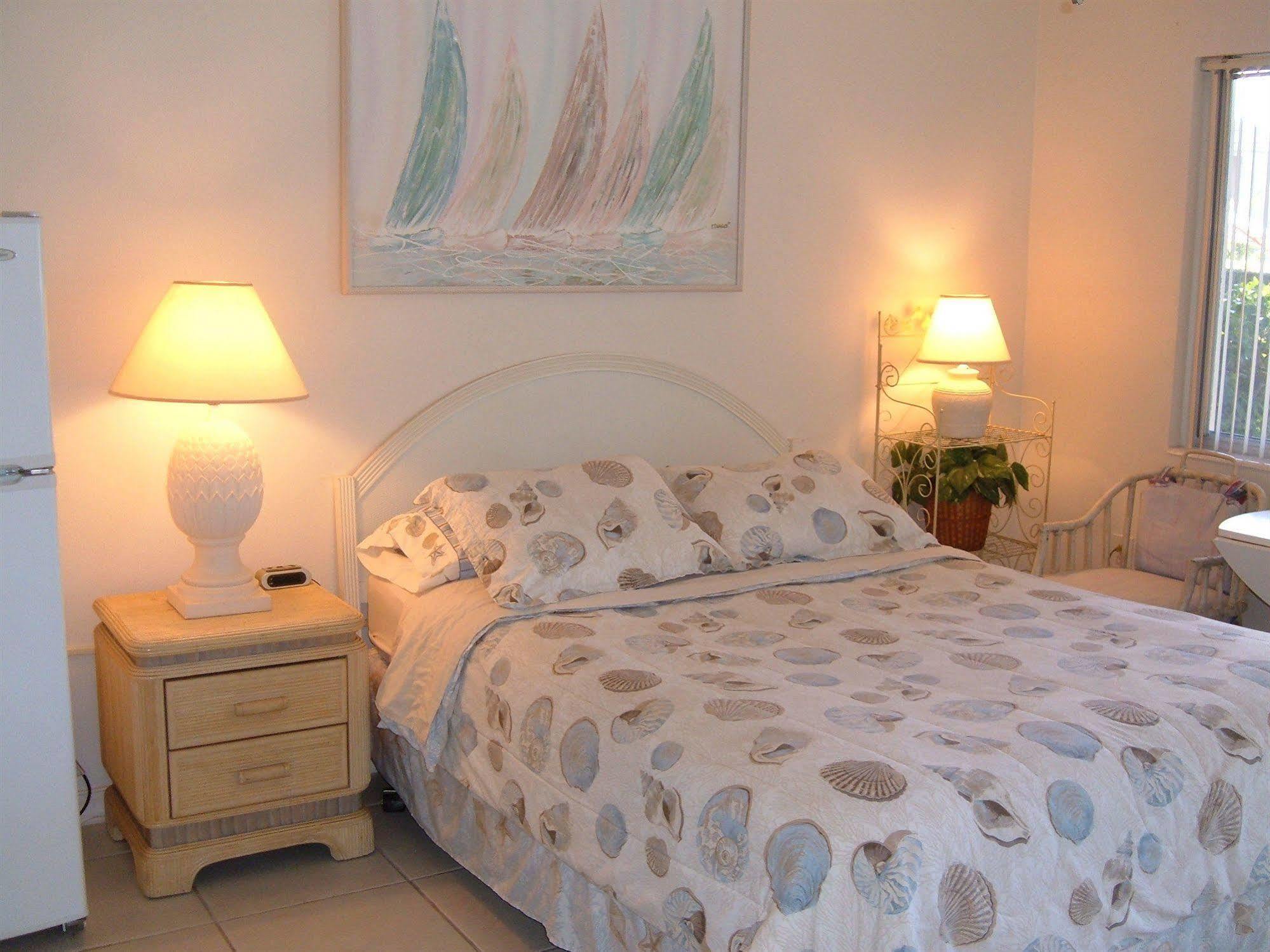 Hideaway Waterfront Resort كيب كورال المظهر الخارجي الصورة