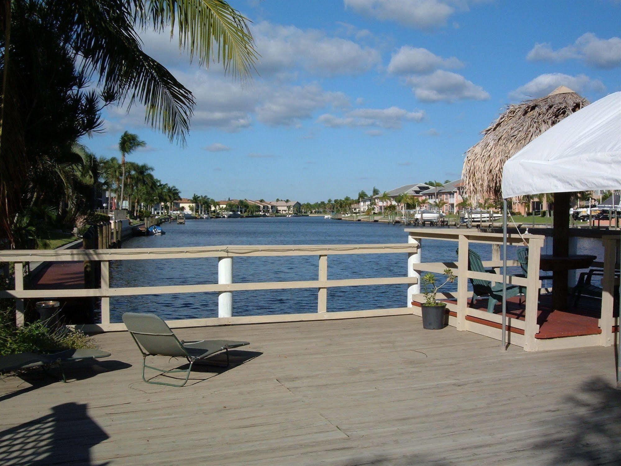 Hideaway Waterfront Resort كيب كورال المظهر الخارجي الصورة
